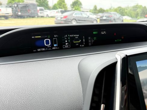 Used 2017 Toyota Prius Prime Advanced FWD image 34