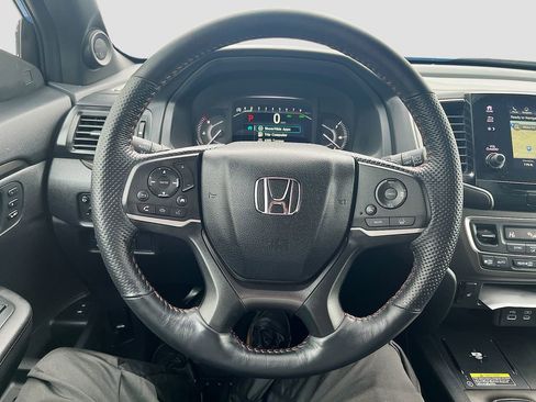 Used 2025 Honda Passport TrailSport image 11