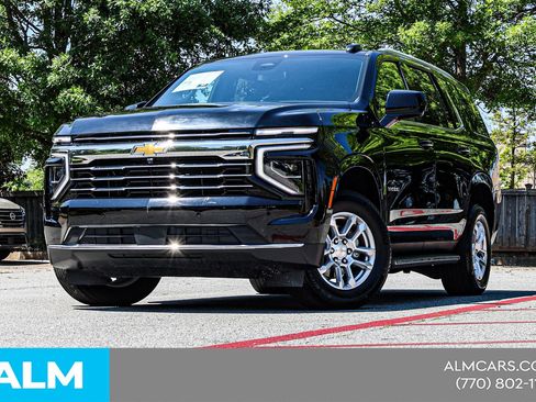 Used 2025 Chevrolet Tahoe LT AWD/4WD image 2