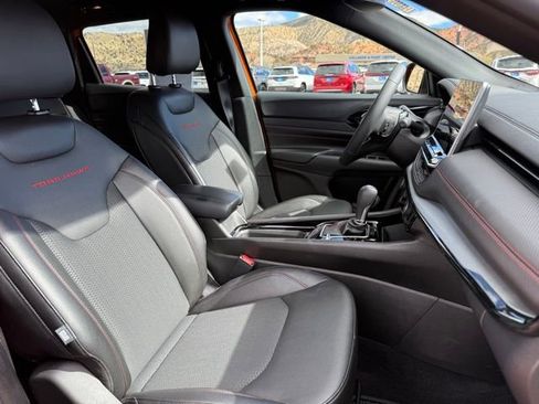 Used 2026 Jeep Compass Trailhawk AWD/4WD image 16