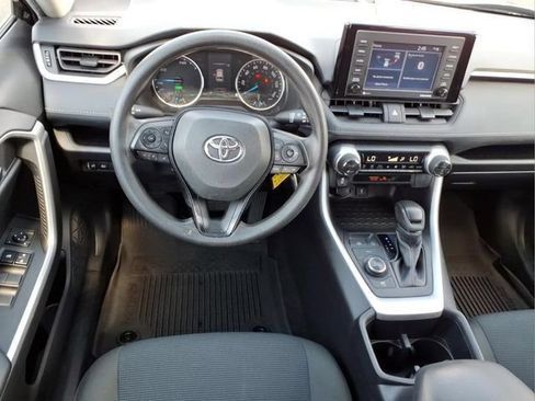Used 2022 Toyota RAV4 LE AWD/4WD image 13