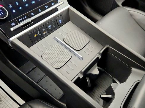 Used 2024 Hyundai Santa Fe Limited image 16