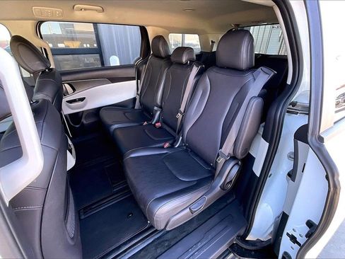 Certified 2024 Kia Carnival LX image 24