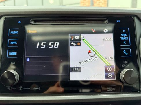 Used 2017 Toyota Tacoma TRD Off-Road w/ Premium & Technology Package image 17