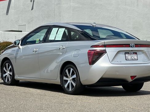 Used 2020 Toyota Mirai FWD image 7