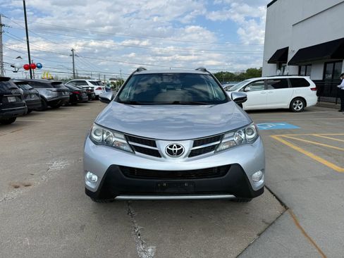 Used 2015 Toyota RAV4 Limited AWD/4WD image 2