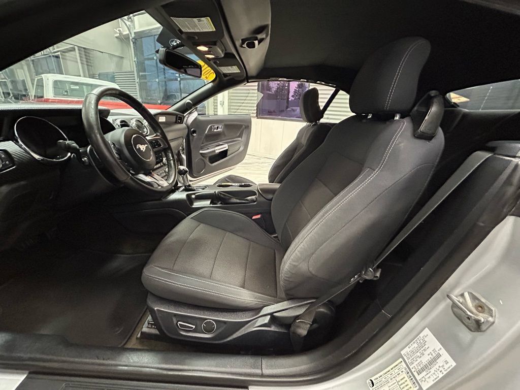 Used 2016 Ford Mustang Convertible w/ Equipment Group 051A RWD image 41