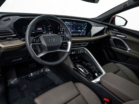 Used 2025 Audi Q5 Premium w/ Premium Plus AWD/4WD image 10