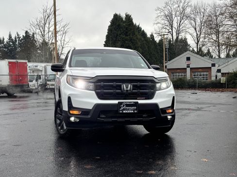 Used 2024 Honda Ridgeline Sport image 3