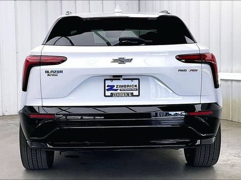 Certified 2024 Chevrolet Blazer EV RS AWD/4WD image 4