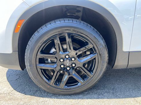 Used 2019 Chevrolet Blazer LT FWD image 16