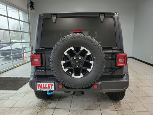Used 2024 Jeep Wrangler Unlimited Rubicon 4xe AWD/4WD image 13