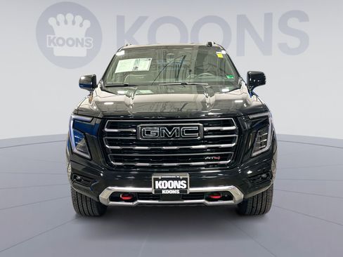 Used 2025 GMC Yukon AT4 Ultimate w/ LPO, Illumination Package image 11