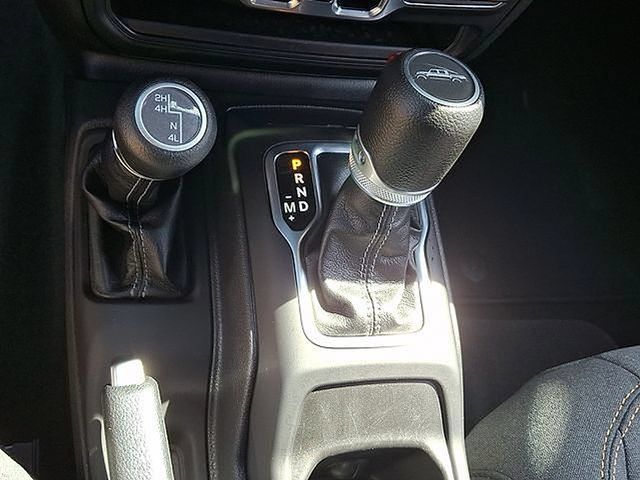 Used 2024 Jeep Gladiator Sport AWD/4WD image 17