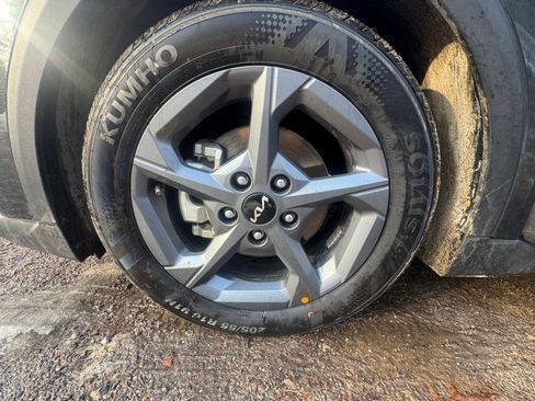 Used 2025 Kia K4 LXS image 27