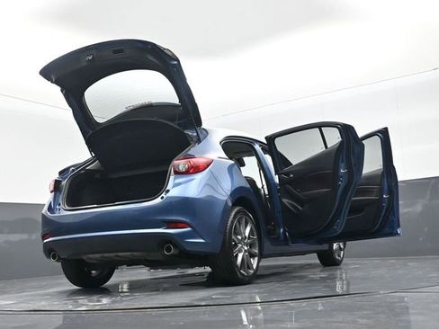 Used 2018 MAZDA MAZDA3 Touring image 29