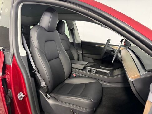 Used 2025 Tesla Model Y Long Range image 28