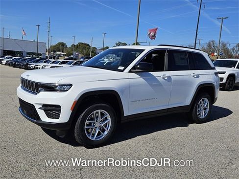 New 2025 Jeep Grand Cherokee Laredo X image 3