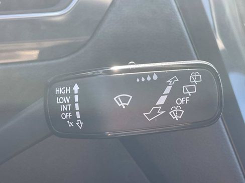 Used 2023 Volkswagen Tiguan SE FWD image 31