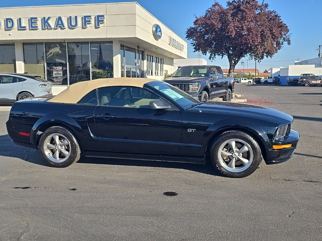 Used 2006 Ford Mustang GT Premium RWD image 2