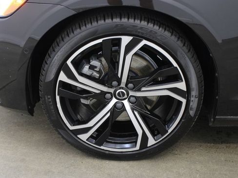 Used 2024 Volvo S60 B5 Plus AWD/4WD image 31