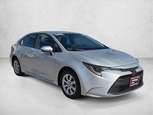 Used 2024 Toyota Corolla LE FWD image 3
