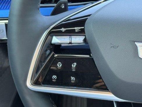 New 2025 Cadillac Optiq Sport 1 w/ LPO, ONYX Package image 24