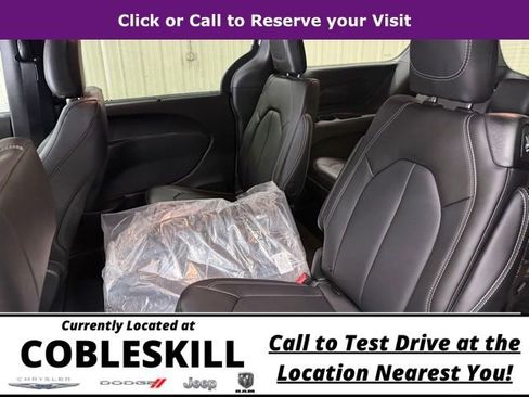 New 2026 Chrysler Pacifica Select AWD/4WD image 16