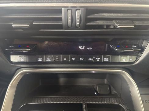 Used 2024 MAZDA CX-90 Plug-In Hybrid w/ Premium Pkg image 17