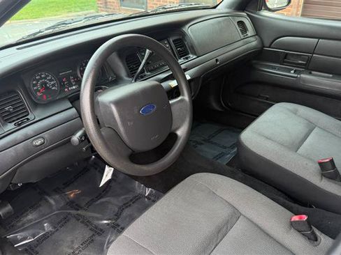Used 2010 Ford Crown Victoria Police Interceptor RWD image 28