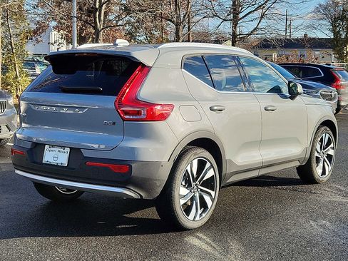 Used 2025 Volvo XC40 B5 Ultra w/ Protection Package Premier image 6