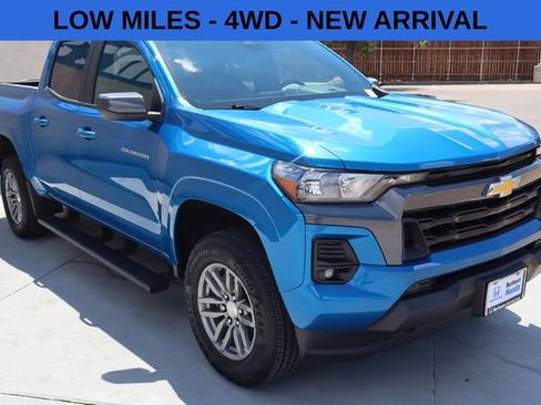 Used 2023 Chevrolet Colorado LT w/ LT Convenience Package AWD/4WD image 3