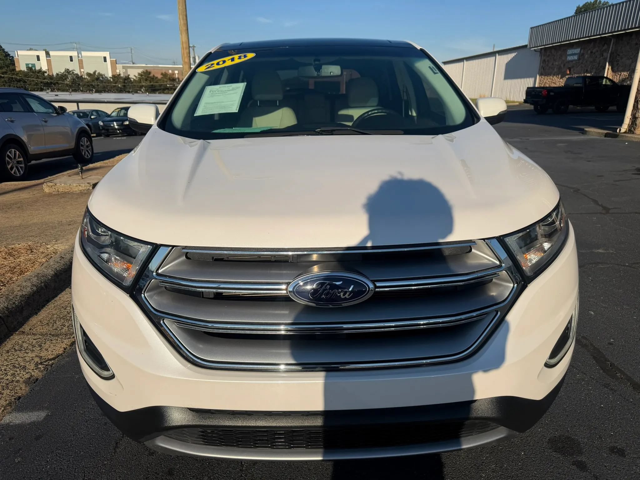 Used 2018 Ford Edge Titanium w/ Equipment Group 301A FWD image 2