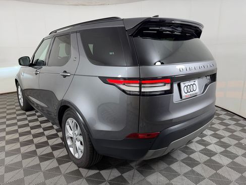 Used 2017 Land Rover Discovery SE AWD/4WD image 3
