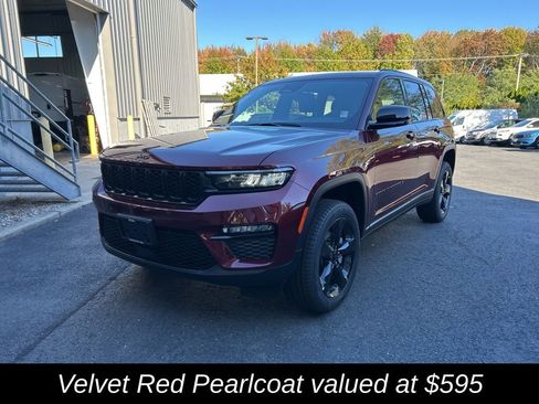 New 2025 Jeep Grand Cherokee Limited w/ Black Appearance Package image 7