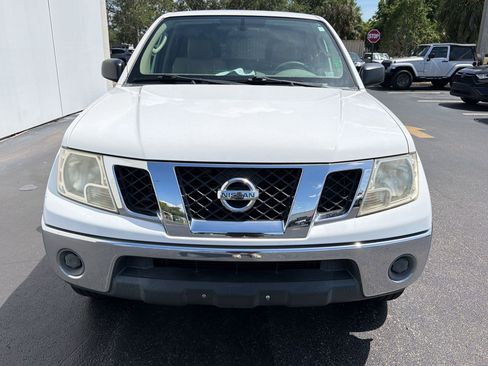 Used 2010 Nissan Frontier SE RWD image 6