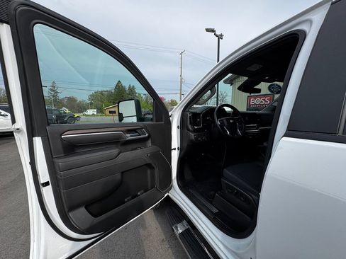 Used 2025 Chevrolet Silverado 2500 LT w/ Convenience Package AWD/4WD image 10