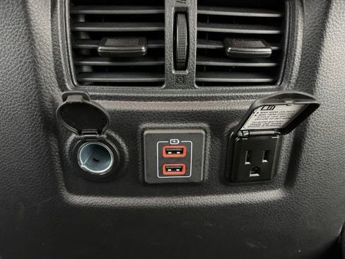 Used 2024 Nissan Titan SV w/ SV Convenience Package image 47