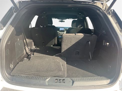 Used 2020 Ford Explorer XLT image 25