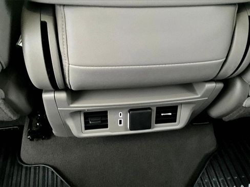 Used 2025 GMC Sierra 1500 SLT image 34