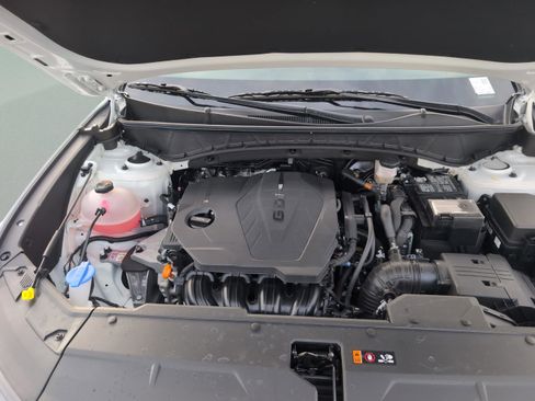 Used 2025 Hyundai Tucson SE image 21