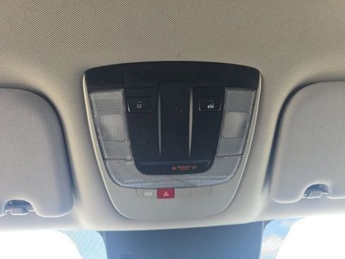 Used 2025 Kia Sorento S FWD image 27