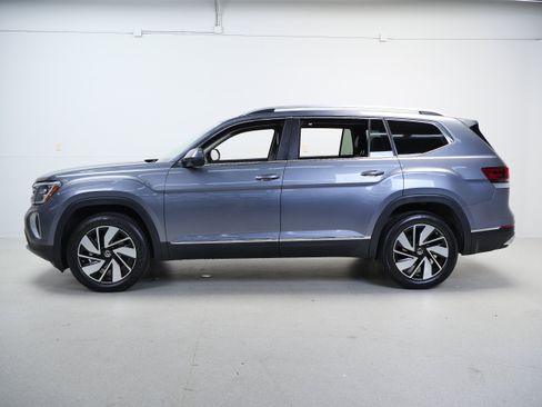 Used 2024 Volkswagen Atlas SEL AWD/4WD image 12