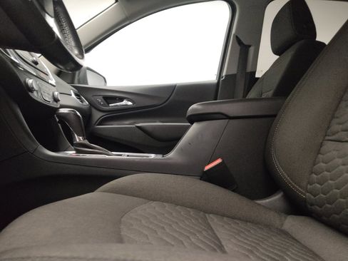 Used 2019 Chevrolet Equinox LT FWD image 17