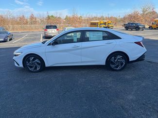 New 2025 Hyundai Elantra Sport video 2