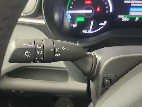 Used 2025 Toyota Sienna XLE w/ XLE Plus Package image 33