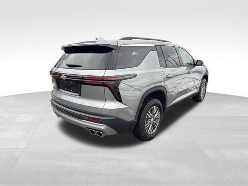 Used 2024 Chevrolet Traverse LT w/ Trailering Package image 6