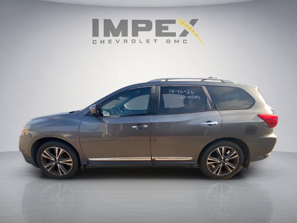 Used 2017 Nissan Pathfinder Platinum FWD image 2
