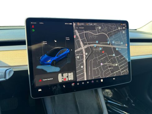 Used 2023 Tesla Model 3 Standard Range image 12