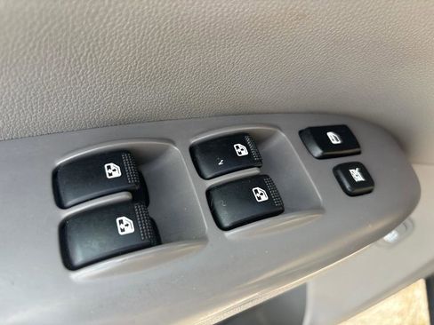 Used 2014 Kia Sedona LX FWD image 19